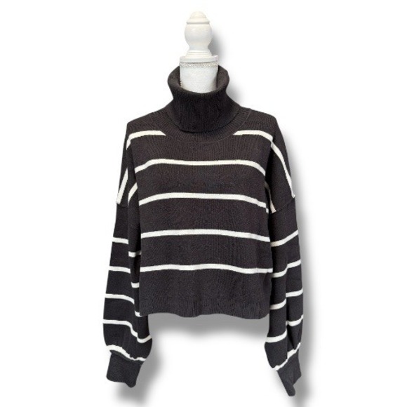 Free People Paulie NWT Smoke Pearl Striped Turtleneck Crop Pullover Sweater Sm - Picture 1 of 10